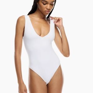 Aritizia Babaton Contour V-Neck Bodysuit